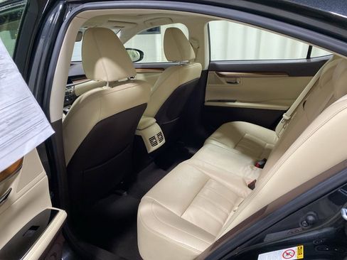 Used 2018 Lexus ES 300h image 14