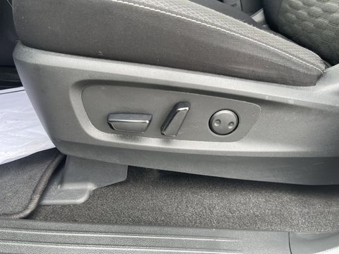 Used 2024 Nissan Pathfinder SV FWD image 35