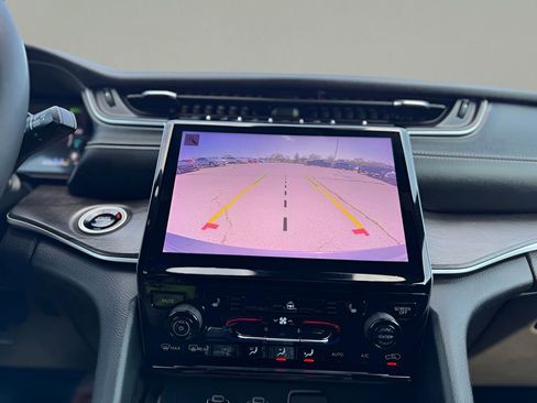 Used 2024 Jeep Grand Cherokee Limited 4xe image 21