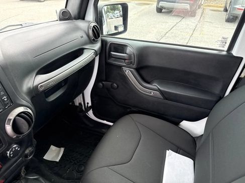 Used 2014 Jeep Wrangler Sport AWD/4WD image 18