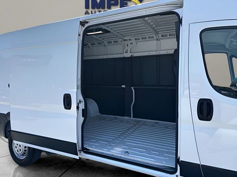 Used 2026 RAM ProMaster 2500 w/ Convenience Group FWD image 24