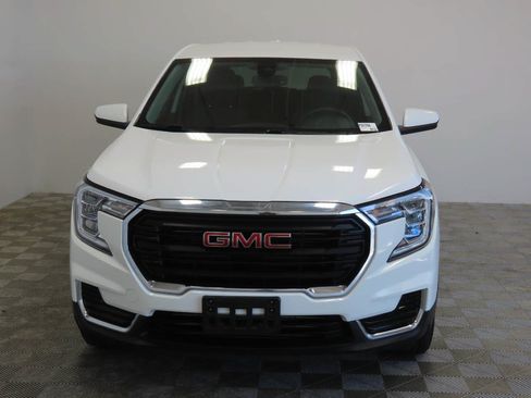 Used 2024 GMC Terrain SLE AWD/4WD image 2