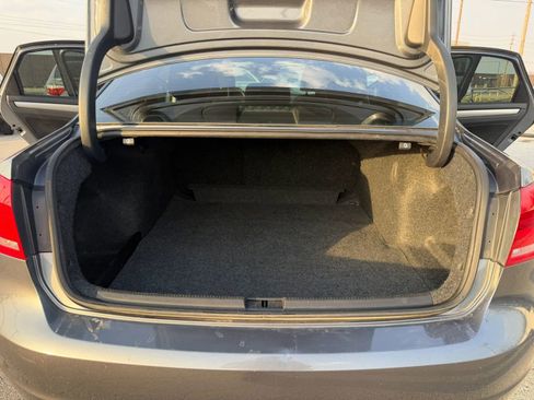 Used 2013 Volkswagen Passat 2.5 S image 18