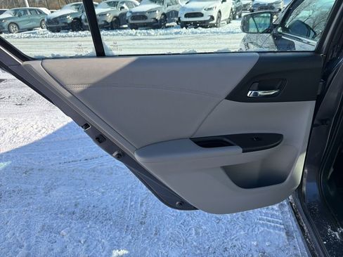 Used 2015 Honda Accord Touring image 22