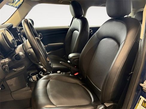 Used 2017 MINI Cooper 4-Door Hardtop image 7