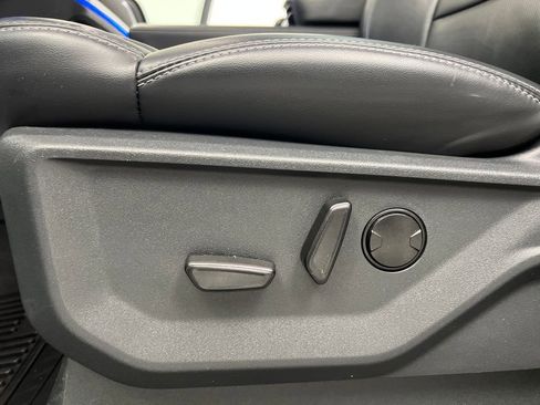 Used 2025 Ford Expedition Platinum AWD/4WD image 10