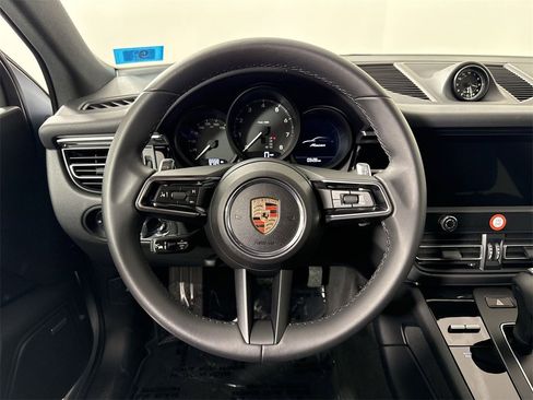 Certified 2025 Porsche Macan image 36