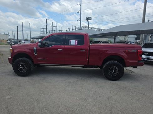 Used 2017 Ford F250 Platinum w/ Platinum Ultimate Package AWD/4WD image 2