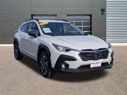 Used 2024 Subaru Crosstrek 2.0i Premium image 3