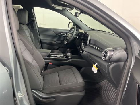New 2026 Chevrolet Equinox LT w/ Safety and Technology Package FWD image 8