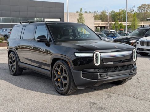 Used 2025 Rivian R1S Premium AWD/4WD image 3