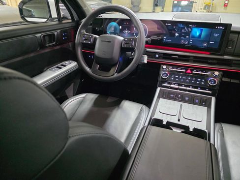Used 2025 Hyundai Santa Fe Calligraphy AWD/4WD image 20