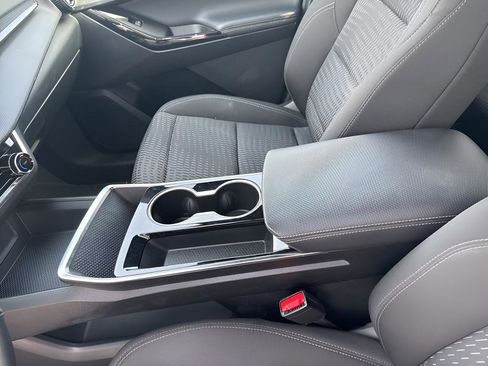 Used 2025 Chevrolet Equinox LT image 13