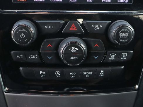 Used 2020 Jeep Grand Cherokee Overland image 36