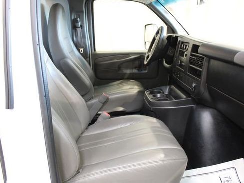 Used 2014 GMC Savana 3500 image 24