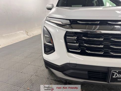 Used 2025 Chevrolet Equinox LT FWD image 11