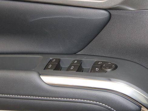 New 2026 Chevrolet Traverse LT w/ Sun and Wheel Package FWD image 40