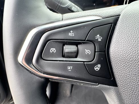 Certified 2025 Chevrolet Trax LT w/ LT Convenience Package image 24