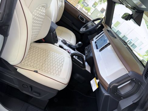 Used 2024 Ford Bronco Outer Banks image 30