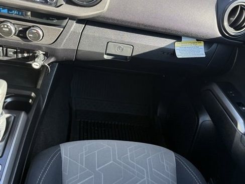 Certified 2021 Toyota Tacoma SR5 image 28