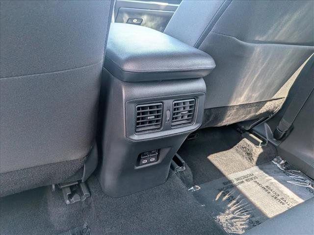 Used 2025 Toyota RAV4 XLE FWD image 23