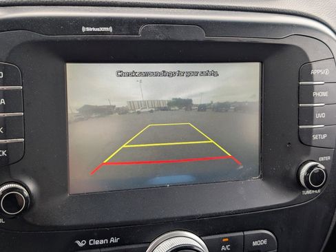 Used 2018 Kia Soul + FWD image 17