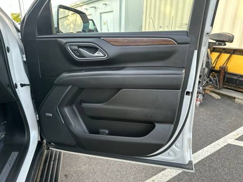 Used 2022 Chevrolet Suburban High Country AWD/4WD image 11