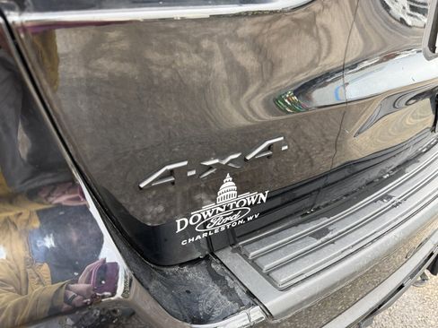 Used 2022 Jeep Grand Cherokee Laredo X image 11