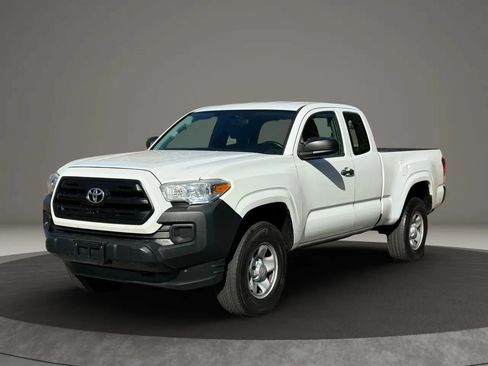 Used 2016 Toyota Tacoma SR RWD image 1