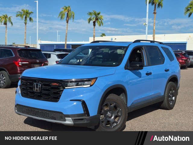 Used 2025 Honda Pilot TrailSport image 1