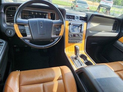Used 2012 Lincoln Navigator 2WD image 21