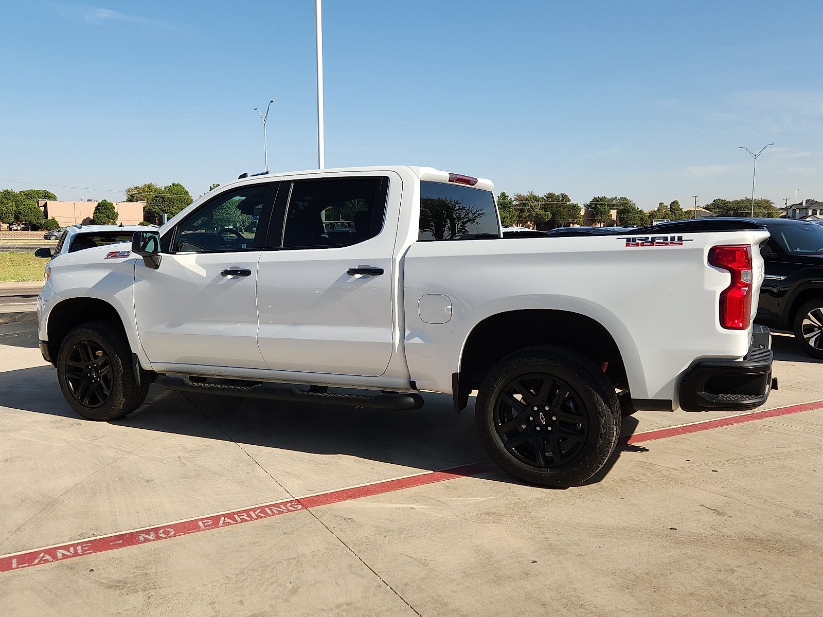 Used 2025 Chevrolet Silverado 1500 LT Trail Boss w/ Protection Package AWD/4WD image 3