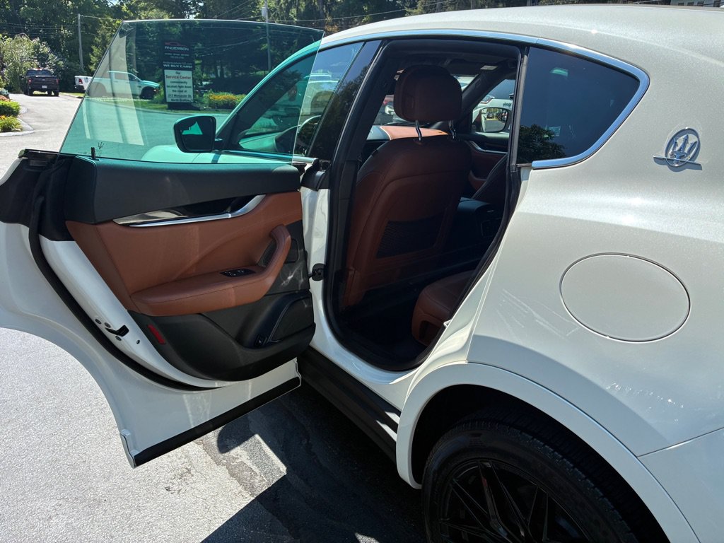 Used 2019 Maserati Levante AWD/4WD image 15