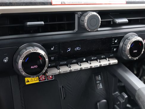 New 2026 Toyota Tacoma Limited AWD/4WD image 21
