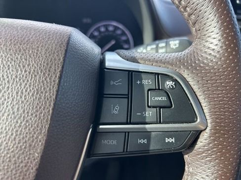 Used 2023 Toyota Sienna Platinum image 26