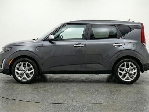Used 2025 Kia Soul LX w/ LX Technology Package image 3