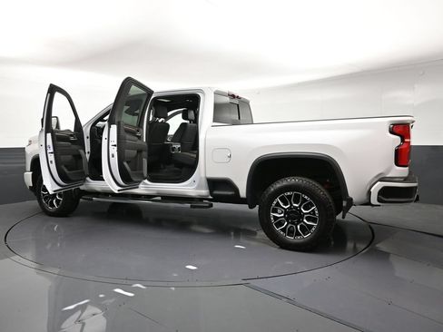 Certified 2025 Chevrolet Silverado 3500 High Country w/ High Country Premium Package AWD/4WD image 34