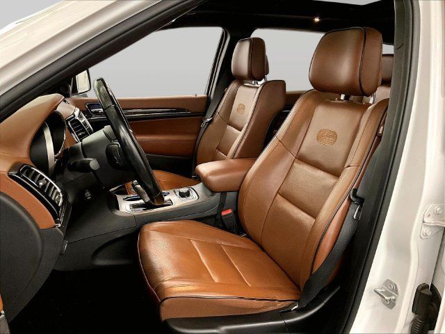 Used 2020 Jeep Grand Cherokee Overland AWD/4WD image 24