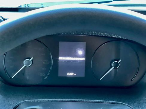 Used 2025 RAM ProMaster 2500 w/ Convenience Group FWD image 19