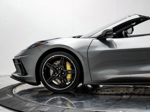 Used 2023 Chevrolet Corvette Stingray Premium Cpe w/ Z51 Performance Package image 7