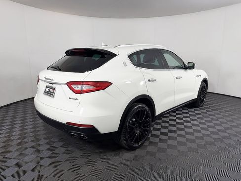 Used 2017 Maserati Levante S AWD/4WD image 8