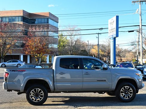 Used 2021 Toyota Tacoma TRD Sport w/ Technology Package image 6