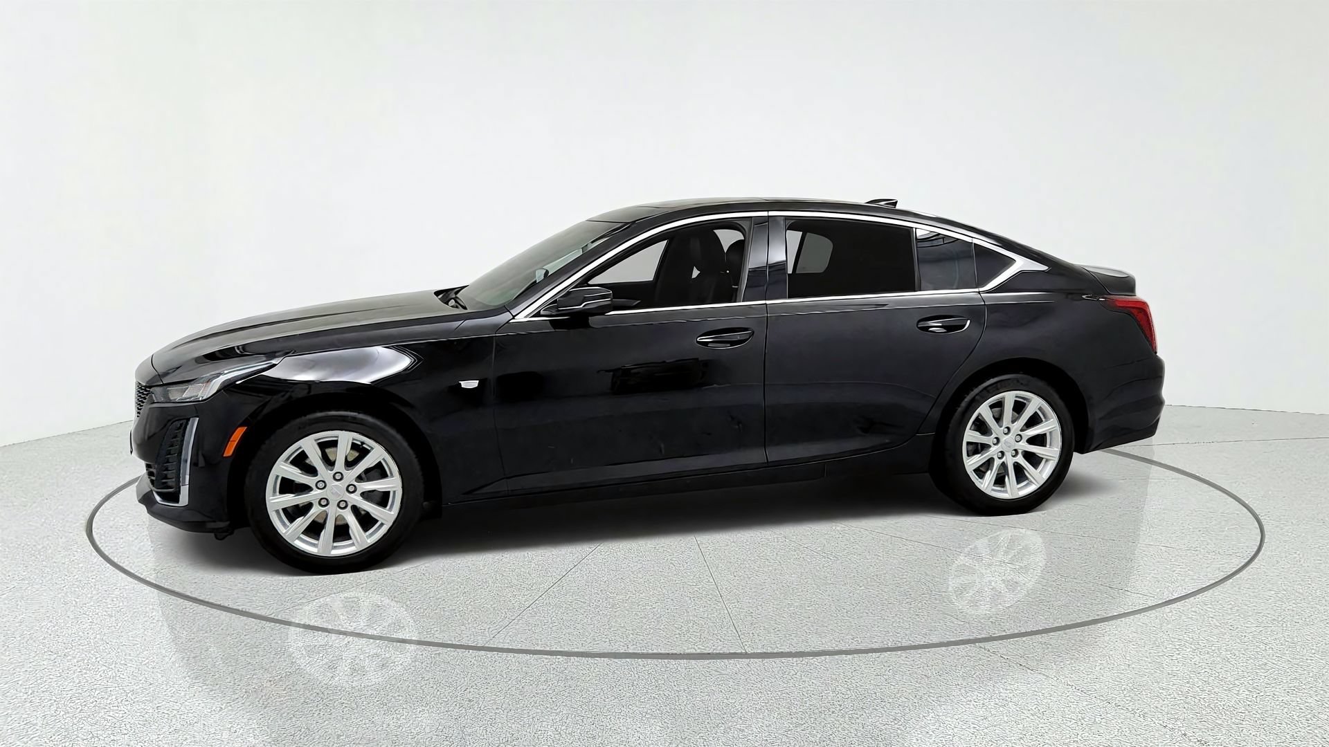 Used 2022 Cadillac CT5 Luxury w/ Sun And Sound Package AWD/4WD image 2