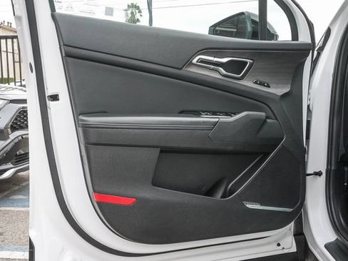 Certified 2025 Kia Sportage X-Pro Prestige AWD/4WD image 23