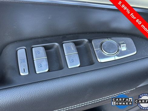 Used 2025 Genesis G70 2.5T image 11