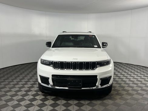 Used 2024 Jeep Grand Cherokee L Limited w/ Luxury Tech Group II image 10