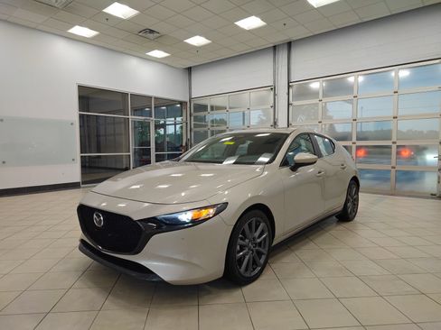 Used 2024 MAZDA MAZDA3 s FWD image 7