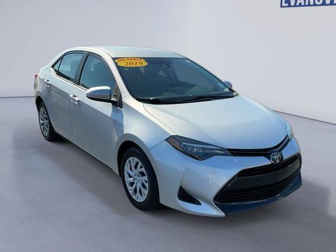 Used 2019 Toyota Corolla LE FWD image 3