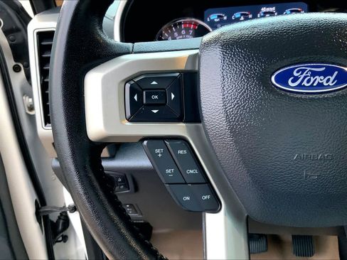 Certified 2022 Ford F250 Lariat w/ Lariat Ultimate Package image 18