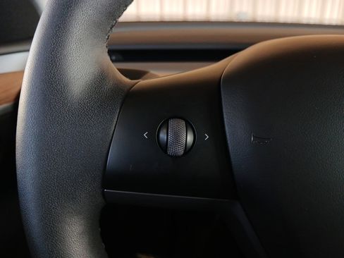 Used 2024 Tesla Model Y Long Range image 17